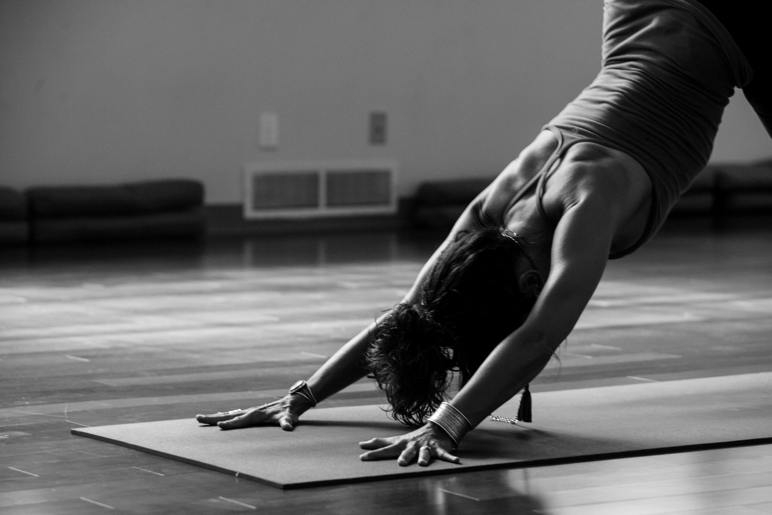 15 Easy Yoga Poses for Beginners + 20-Minute Daily Routine